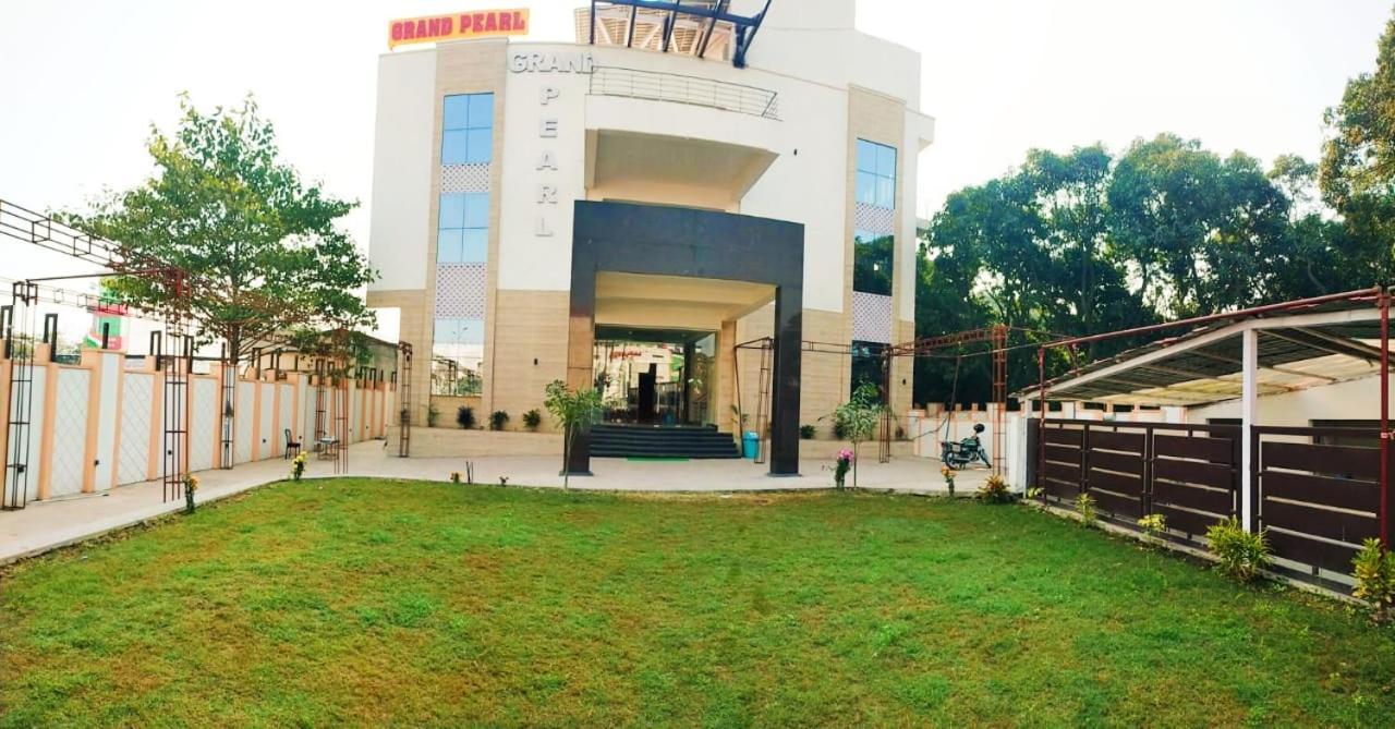 Grand Pearl Hotel & Banquet Λάκναου Εξωτερικό φωτογραφία