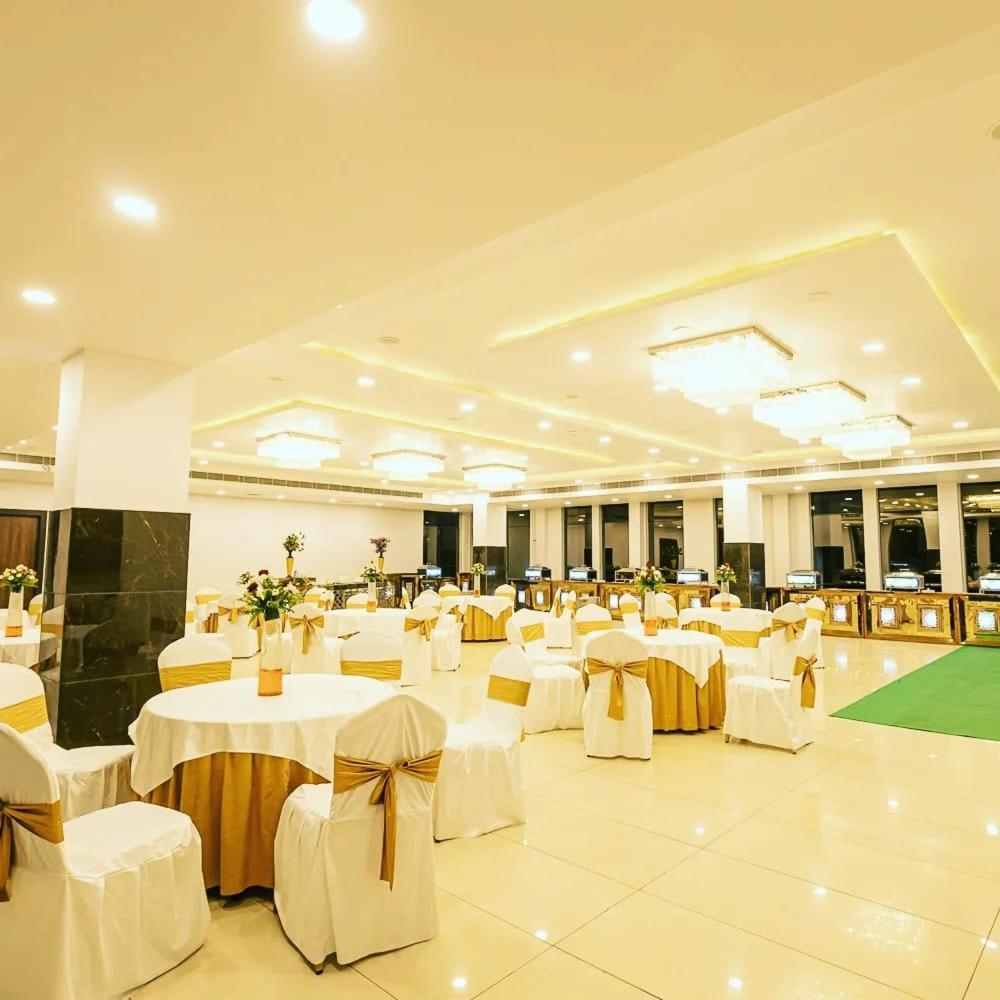 Grand Pearl Hotel & Banquet Λάκναου Εξωτερικό φωτογραφία
