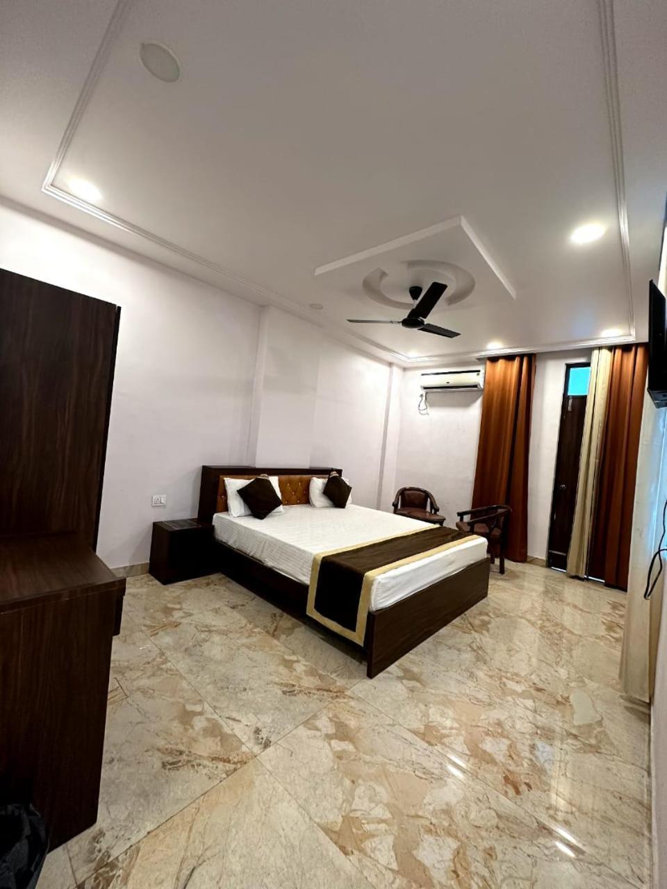 Grand Pearl Hotel & Banquet Λάκναου Εξωτερικό φωτογραφία