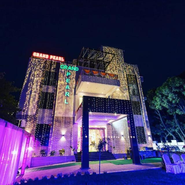 Grand Pearl Hotel & Banquet Λάκναου Εξωτερικό φωτογραφία